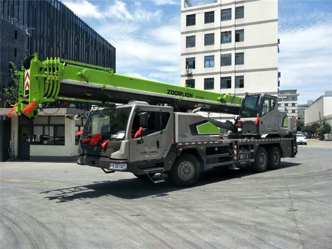 兴宾区跨街广告牌的高空安装注意事项